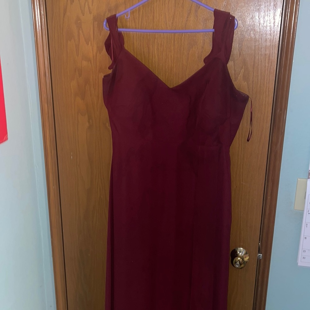 Devin Convertible Dress Curve from Birdy Grey.
